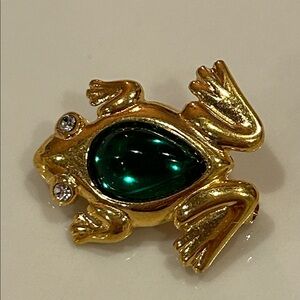 Monet Signed Vintage Gold Toned with Green Glass Inset Cabochon Frog Brooch